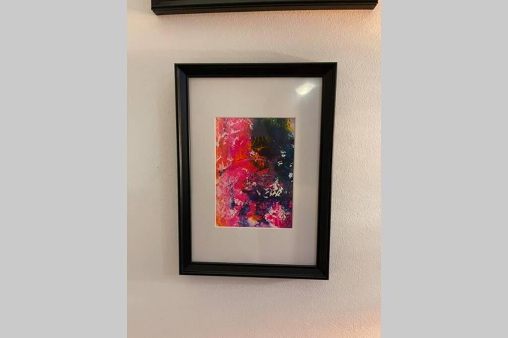Apartment Happiness By Nicole Jutka, Visual Artist Olimp Dış mekan fotoğraf