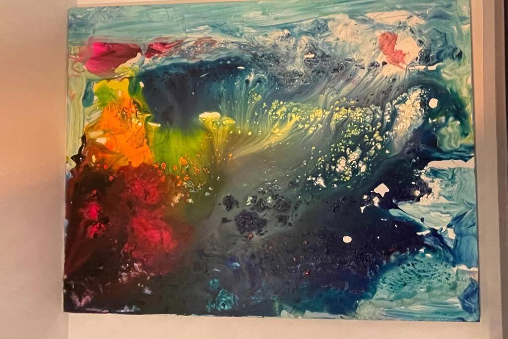 Apartment Happiness By Nicole Jutka, Visual Artist Olimp Dış mekan fotoğraf