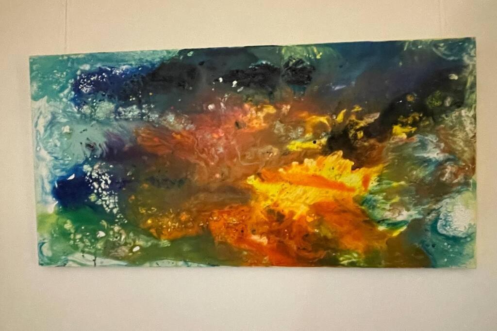 Apartment Happiness By Nicole Jutka, Visual Artist Olimp Dış mekan fotoğraf