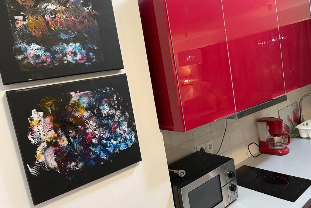 Apartment Happiness By Nicole Jutka, Visual Artist Olimp Dış mekan fotoğraf