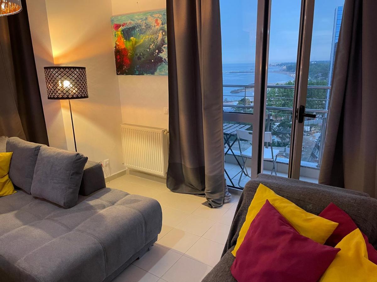 Apartment Happiness By Nicole Jutka, Visual Artist Olimp Dış mekan fotoğraf